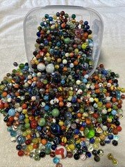 1 Pound Bag Weighed From This Huge Pile! Mixed Marbles!  Tons Of Shooters!