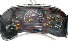 142K 15135669 Chevy 03-05 Avalanche GMC Sierra Suburban Gauge Cluster 2500 D64