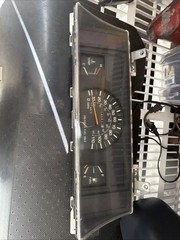 1984-1988 Toyota Pickup Instrument Cluster 22R 2WD Manual  Transmission