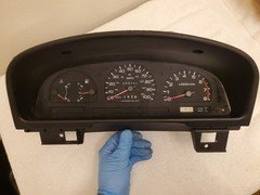 1994-1997 Nissan D21 Hardbody Pathfinder Instrument Gauge Cluster w/ Surround