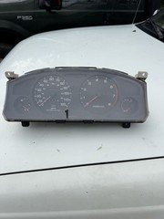 1996-97 Nissan Pathfinder V6 3.3L Cluster Speedometer