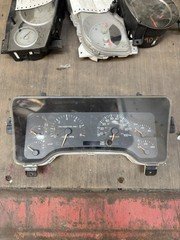 1997-1998 Jeep Cherokee Speedometer Head