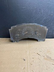 2001 to 2002 Chevrolet Express Speedometer Cluster Gauge OEM  AE1790 DG