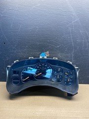 2002 GMC Yukon Speedometer Cluster Gauge Oem AF3813 DW