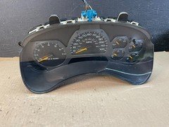 2002 to 2005 Chevrolet Trailblazer Speedometer Cluster Gauge OEM  ae3348 DG