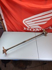 2005 Honda TRX500FM FOURTRAX FOREMAN RUBICON OEM Rear Wheel Axle *READ DESCRIPTI