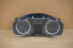 2011 GMC Terrain Instrument Head Speedometer Gauge Cluster OEM 144,642 Miles