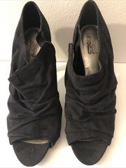 9 &co.  Suede Pump Size 9
