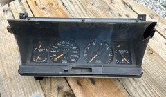 93 94 95 Plymouth Acclaim Dodge Spirit Gauge Cluster with Tach 4375233 94K