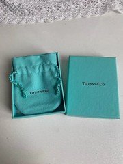 Almost brand-new Tiffany empty box, equipped with the original cloth bag