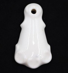 Antique Acanthus Leaf White Ceramic Keyhole Draft Cover