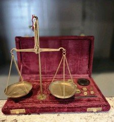 Antique Brass Balance Scale with Velvet Wooden Box with Weights Jewelry Complete