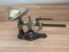 Antique OHaus Model 4 Cast Iron & Brass General Store / Apothecaries Scale NICE!