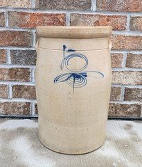 Antique Primitive 5 Gallon Red Wing Butter Churn Salt Glaze Cobalt Bee Sting