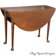 Antique Queen Anne dining table 18th 1760  period usable walnut original round