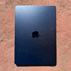 Apple MacBook Air 13" - SEMI BROKEN SCREEN