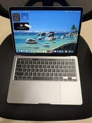 Apple MacBook Pro 13" 2020 M1 A2338- 8GB RAM - 256GB SSD - w/ A/C - excellent!