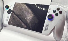 ASUS ROG Ally RC71X White 512GB Handheld PC Console USB-C Wi-Fi 1080p