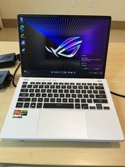 ASUS ROG Zephyrus 14 QHD 165Hz Ryzen 9 7940HS 32GB 1TB RTX 4090 W11 White