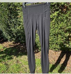 Athleta Black Yoga Leggings w/ Pockets Size XS