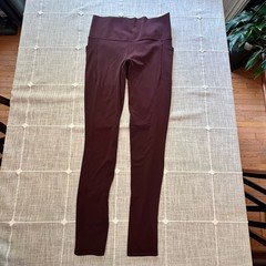 Athleta Salutation Stash Pocket II Tight Maroon Burgundy Medium Tall MT EUC