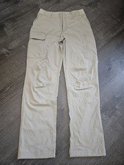 Athleta Trekkie Utility Cargo Pants Womens Size 6 Tan Beige Ripstop Hiking