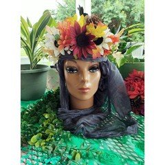 Autumn White Pinecone Crown