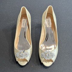Badgley Mischka Women’s Gold Peep Toe Rhinestone Slip-On Synthetic Pump 10M