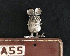 BIG DADDY ROTH RAT FINK HOT ROD SOLID METAL FIGURINE LICENSE PLATE TOPPER