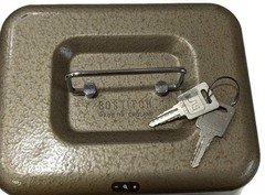 Bostitch Metal Lock Cash Box, 2 Keys,  2 Pocket Money Tray Insert FREE SHIPPING