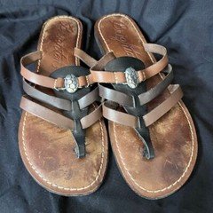 Brighton Athena Multicolored Neutral Leather Thong flip flop Sandals Size 9.5