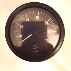 Classic VDO 80mm Diameter 7K Rev Counter Tachometer 4 6 & 8 Cyl Switchable