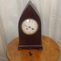 Clock Mechanical Wind-Up Mantel Clock Chimes Brown Wood Brass Bezel Dial
