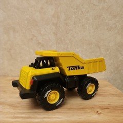 Collectors Yellow Tonka Mighty Metal Dump Truck , ready-set-play 8x3.5"