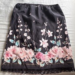 Crossing Pointe A-Line Black Floral Lace Skirt Elastic Waist Knee M %100silk