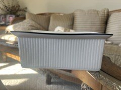 Dansk bistro Loaf pan White w/blue Trim 9.25”x 5.5”x3.75”