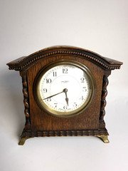 Decorative Antique Oak Cased Barley Twist AJ Bell Mantel Clock For Repair