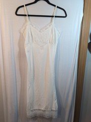 *Distressed* Vintage Kel Ray Lacey Pearl Sleepwear Medium(34) Classy Elegant