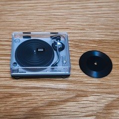 Dolls house miniature Highly detailed Record player Turntable Decks DJ Gift Shop