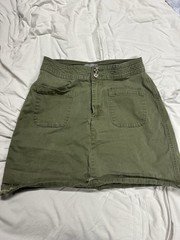 Fall Creek Women's Green Solid Straight Pencil Short Skirt Size S Pockets Zip