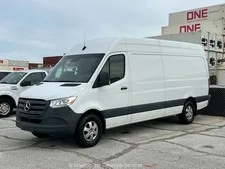 This is a picture showing 2022 MERCEDES-BENZ Sprinter 2500 
