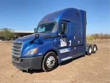 This is a picture showing 2019 Freightliner Cascadia T/A Sleeper Truck Tractor Detroit DD15 A/T bidadoo
