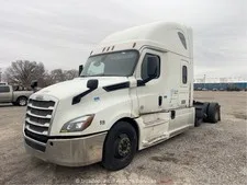 This is a picture showing 2019 Freightliner Cascadia Sleeper Truck Tractor Detroit  A/T bidadoo -Repair