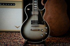 Gibson Custom Shop Les Paul  Custom – 2011 – Silverburst – W/OHSC & Case Candy