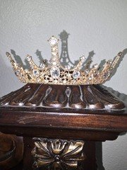 Gold Clear Rhinestone Queen Crown Tiara Headpiece for Women, One Size