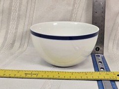 HAS UTENSIL MARKS Williams Sonoma BRASSERIE White Blue 5.5" Cereal Soup Bowl