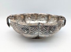 Heavy Sanborns Mexico Sterling Silver Repoussé Lobed Bowl Handles 615g 9.5"