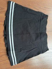 H&M Divided Women's Black Pleated Short Skirt White Stripe Trim, Size 4 Regular