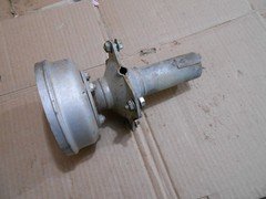 Honda ATC 200 ATC 200S 84 1984 front wheel hub brake drum axle bearing carrier