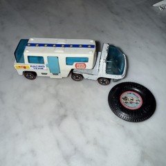 Hot Wheels Redline 1971 Heavyweights Racer Rig HK White Enamel Racing Team Truck